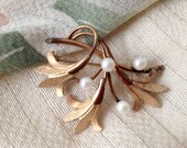 Vintage Pearl Pin, Vintage Pearl Brooch, Pearl and Leaves, Van Dell, Gold Filled Pin, Collectible Pin, Van Dell Pearl