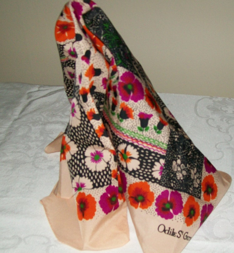 Vintage women's scarf Odile St Germain Paris by NewtoUVintage