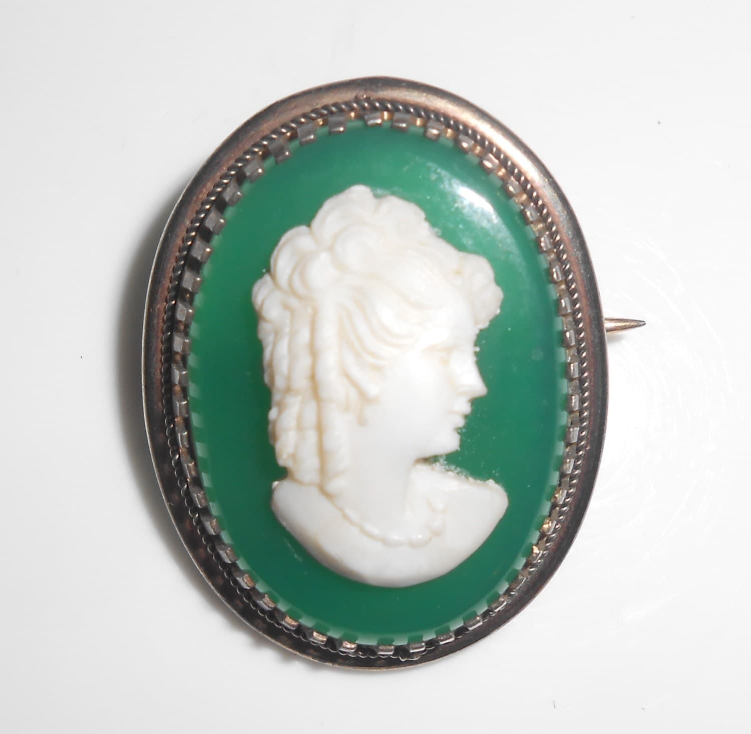 800 Silver Green Jade Cameo Brooch Pin by Libbysmomsvintage