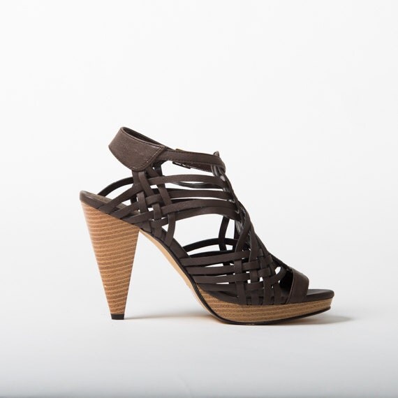 90s platform strappy sandals