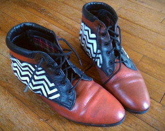 Vintage Twin Peaks Painted Ankle Boots 7.5