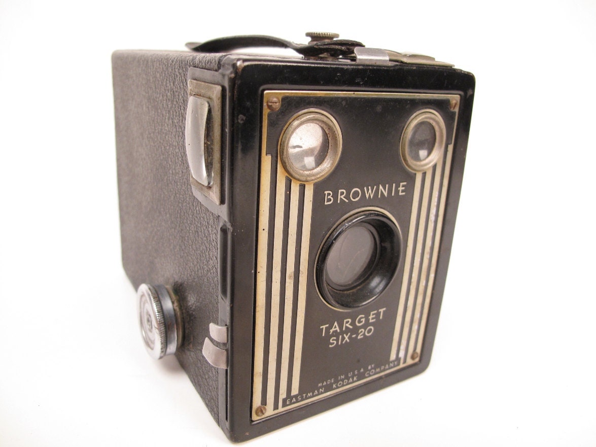 Brownie 1920s Camera Target Six 20 / Functions by MyVintageCamera