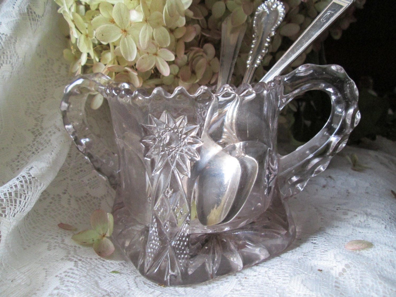 Antique/Vintage Early American pressed glass spooner