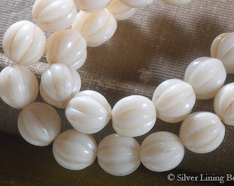 Ivory Melons (25) - Czech Glass Bead - 8mm - Melon