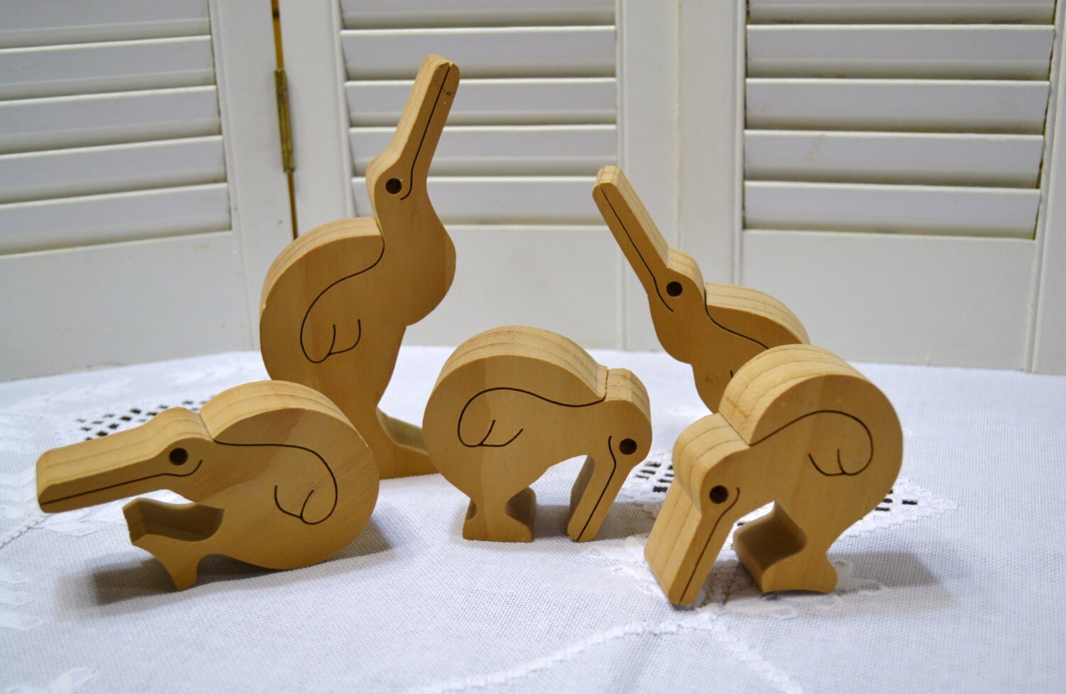 Wooden Kiwi Figures Set of 5 Craft Supplies Bird Wood Statue