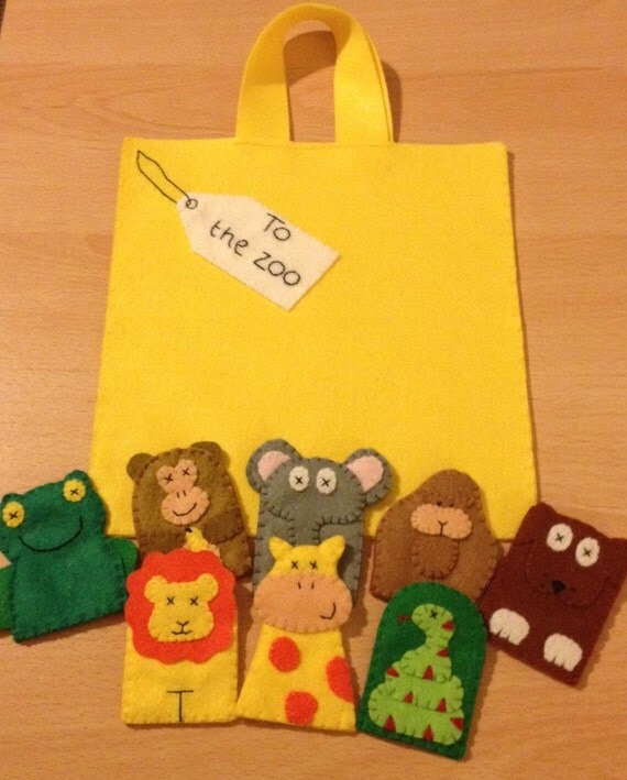 Dear zoo inspired puppet set