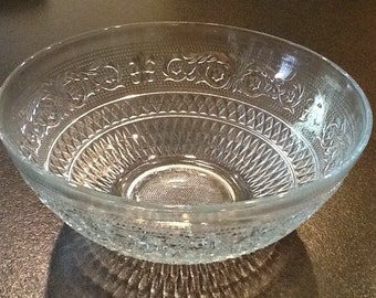 Depression Glass Sandwich Kig Malaysia Bowl <> RARE Fleur de Lis Design <> Crystal Color <> 1960's <> EXCELLENT CONDITION