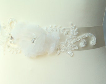 Bridal ivory sash, Floral sash, Flowers sash wedding Pearls sash, Romantic wedding accessories Lace