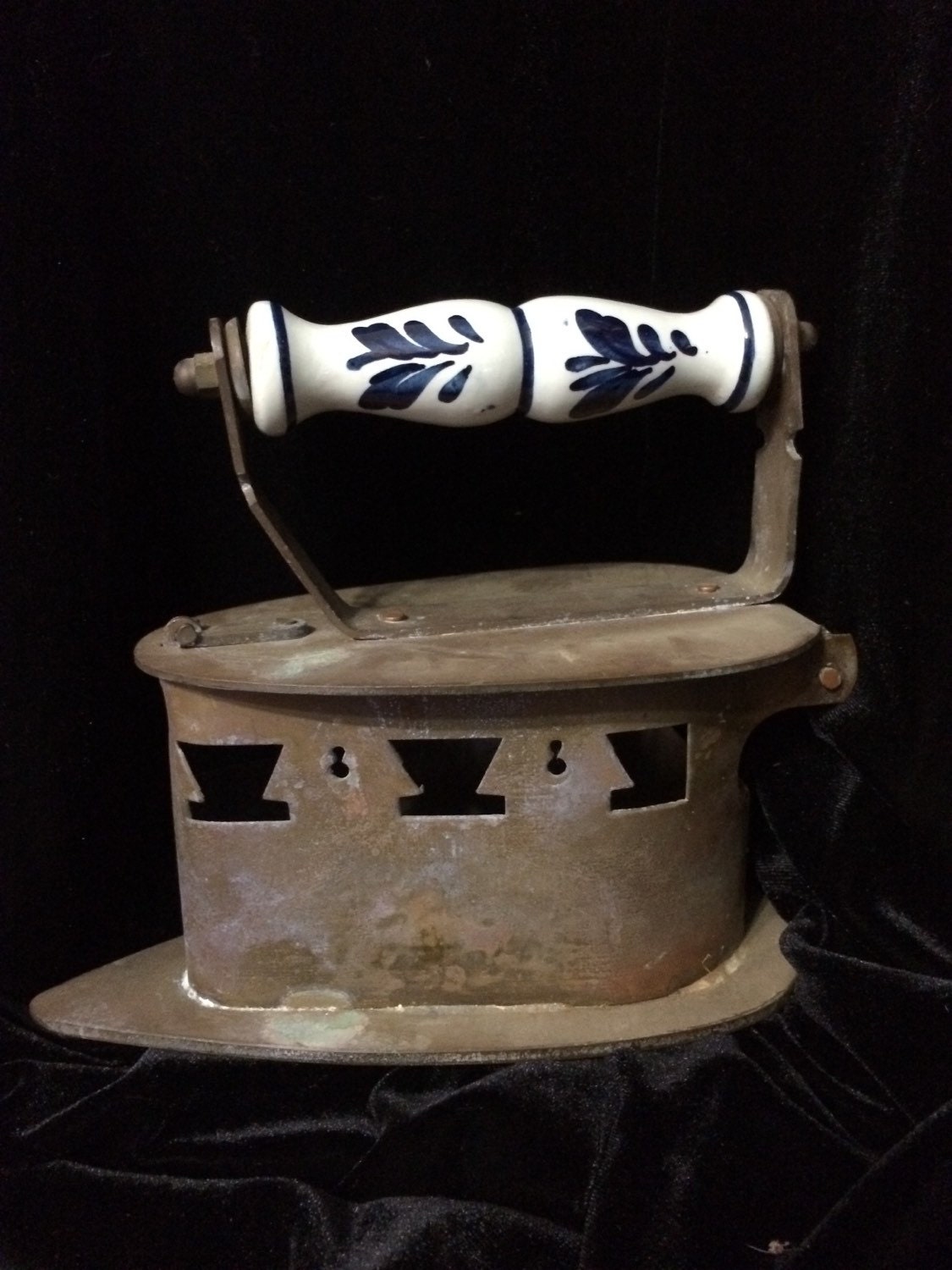 Antique Sad Brass Coal Iron With Porcelain HandleClothes Iron