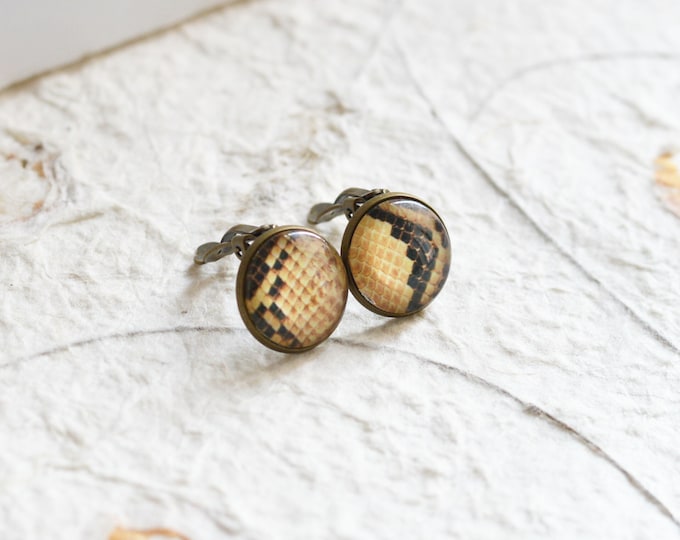 Animal Print // Snake Skin // Round clip-on earrings made from metal brass with image under glass // Fresh Trends // Boho Chic // Nature //