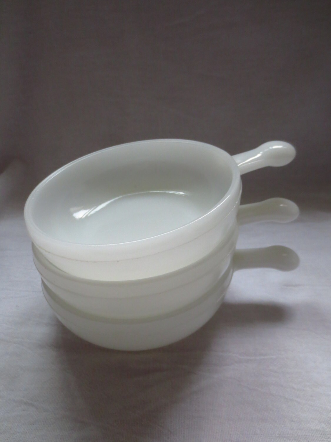 Vintage milk glass serving bowls set of 3 Haute Juice