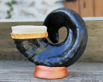 Horned God incense burner, charcoal incense censer, genuine rams horn, Aries pagan altar decor, gothic home decor, hunting lodge decor
