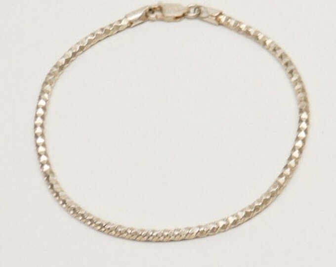 Storewide 25% Off SALE Beautiful Vintage Sterling Silver Diamond Cut Cable Italy Hallmarked Bracelet Featuring Timeless Italian Design