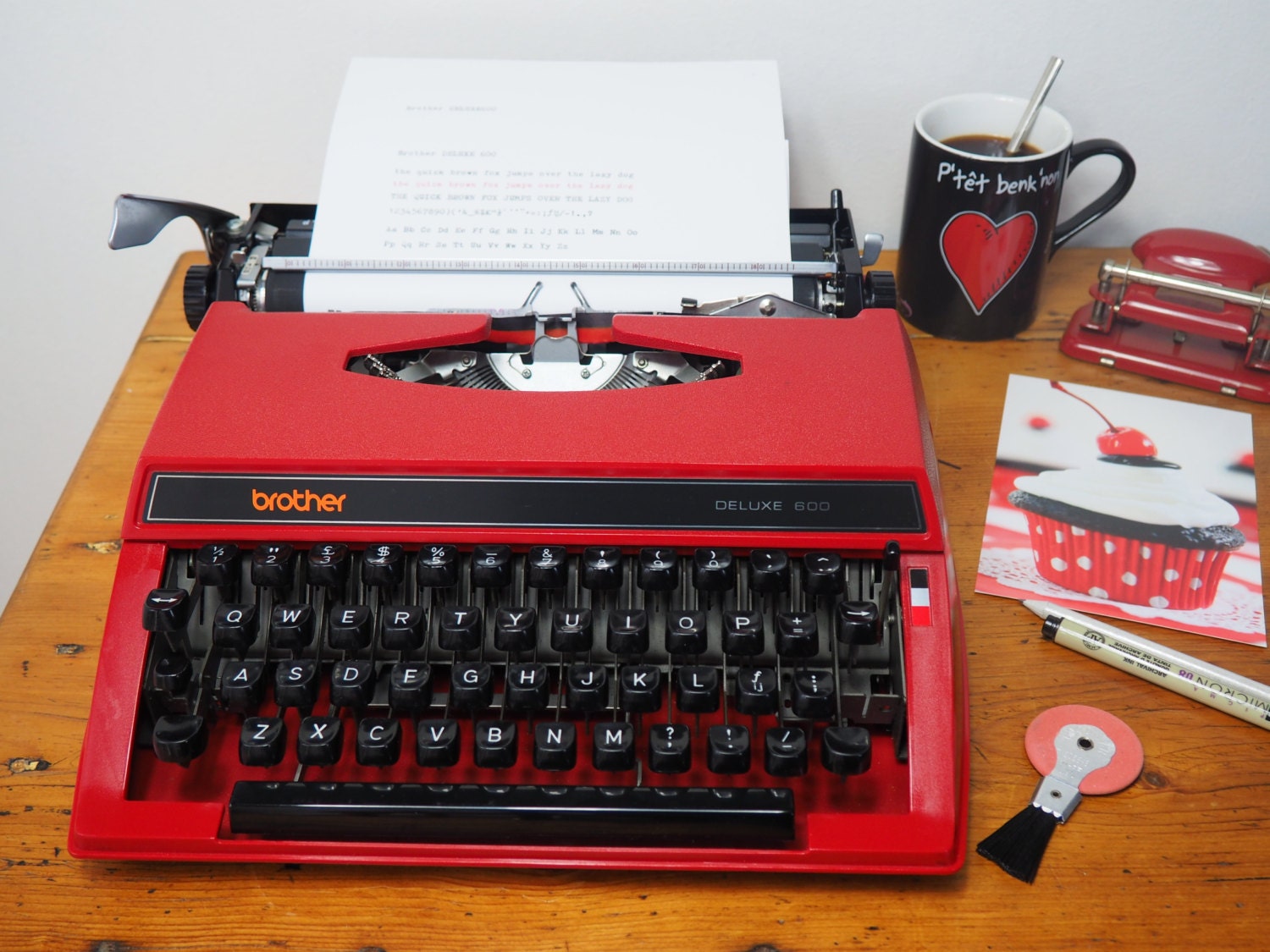 vintage typewriter Brother DELUXE 600 in good condition