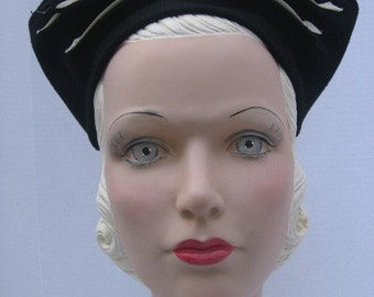 1940&#39;s Black Felt and Cream Cotton Pique Hat with Front Bow / The Minny Mouse - il_340x270.680973907_4otm