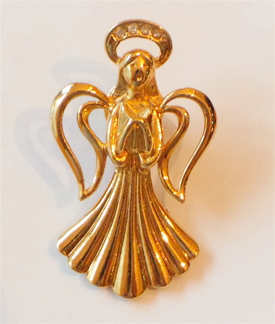 Gold tone singing angel vintage Christmas angel lapel pin