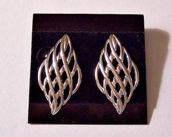 Open Swirl Rib Pierced Earrings Silver Tone Vintage Layered Design Diamond Shape