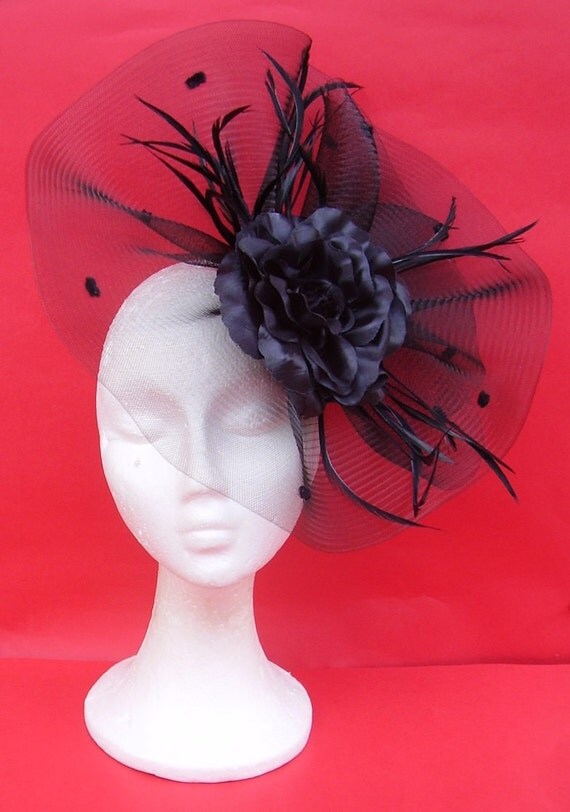 Melbourne Cup fascinator / Kentucky Derby hat / by TocameMika