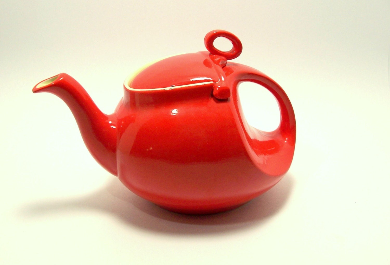 Vintage Red Hall Teapot Art Deco Pottery. Sleek lines Retro