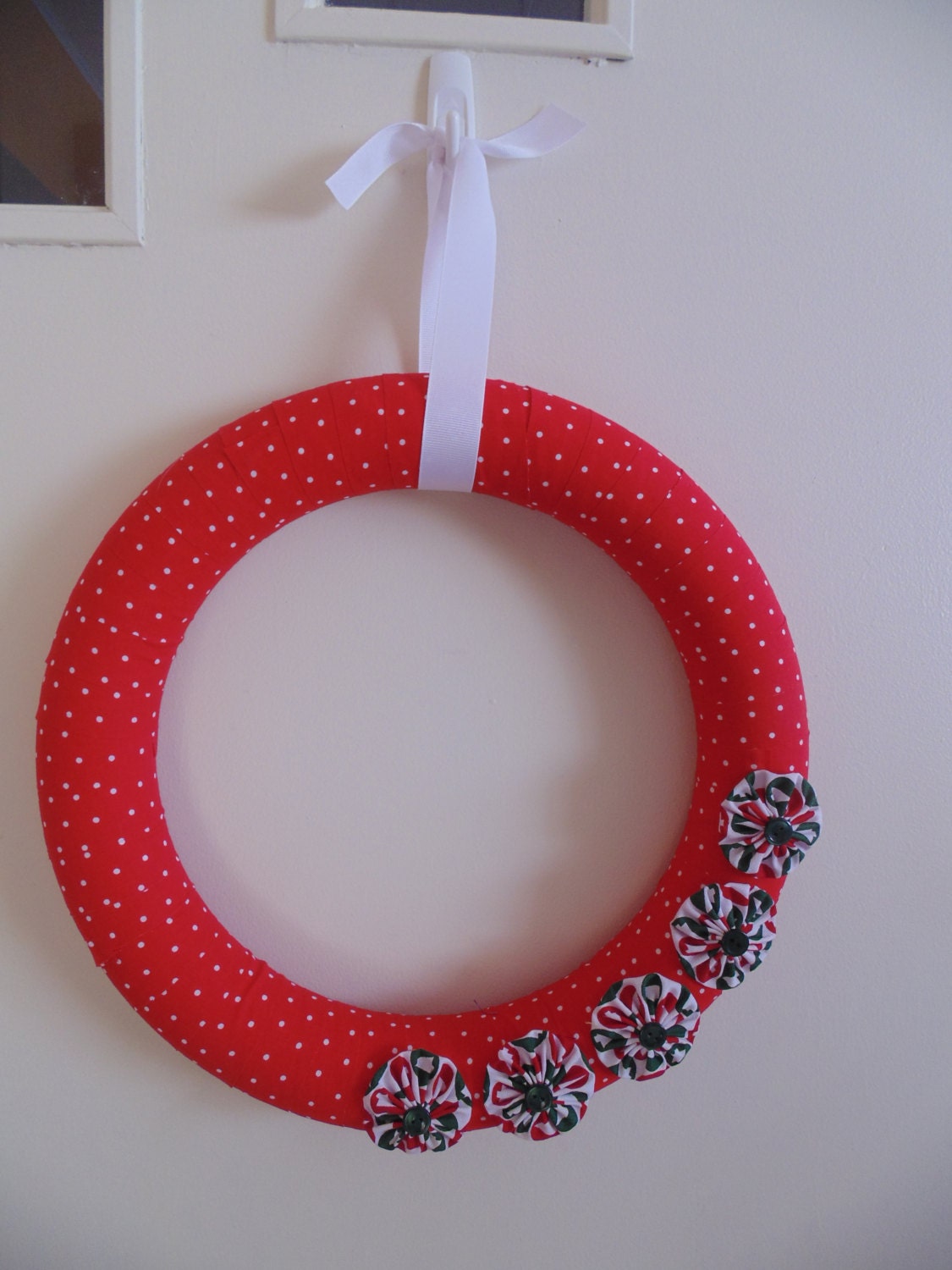 14 inch Christmas Fabric & Yo Yo Wreath