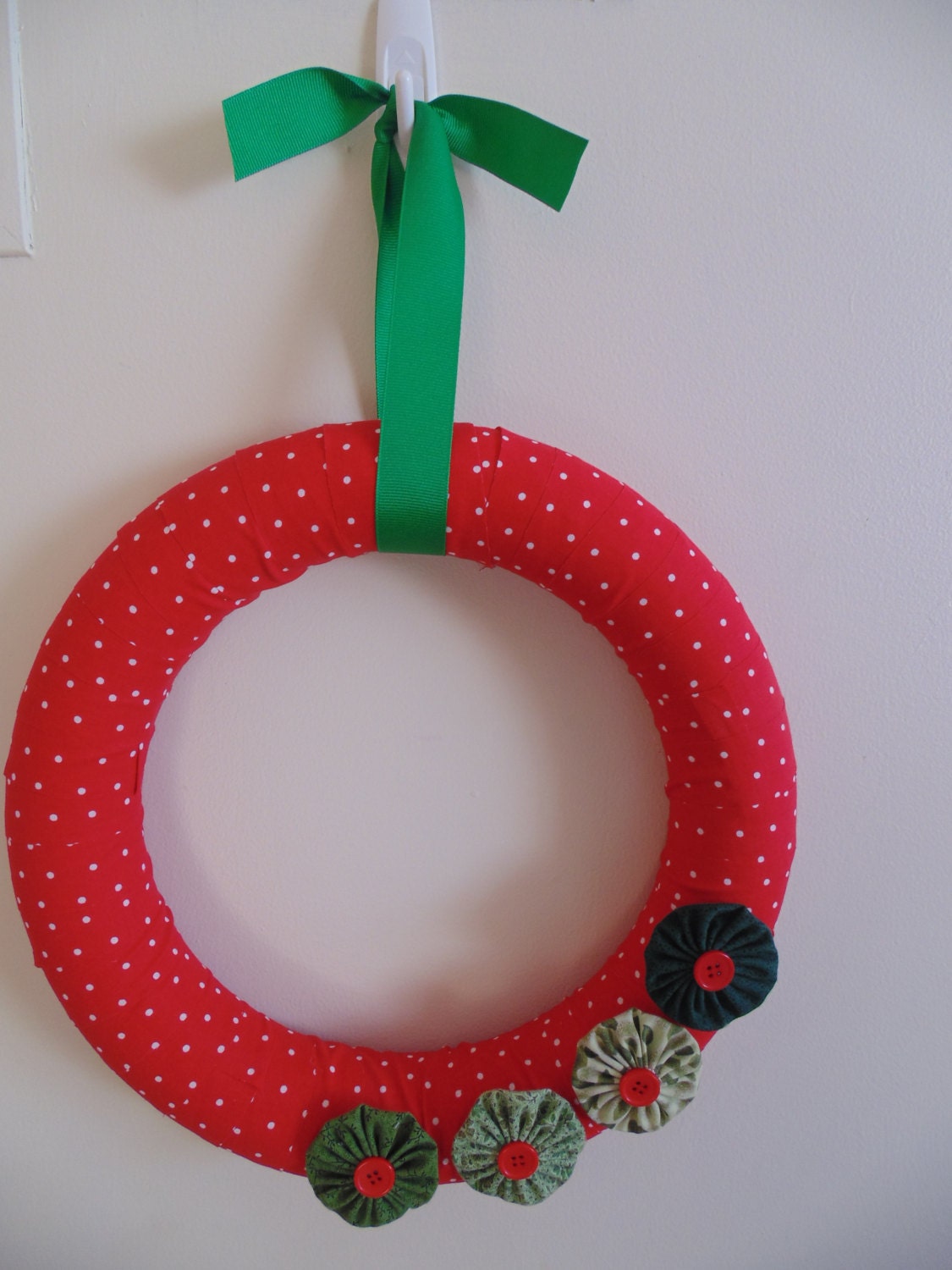 12 inch Christmas Fabric & Yo Yo Wreath