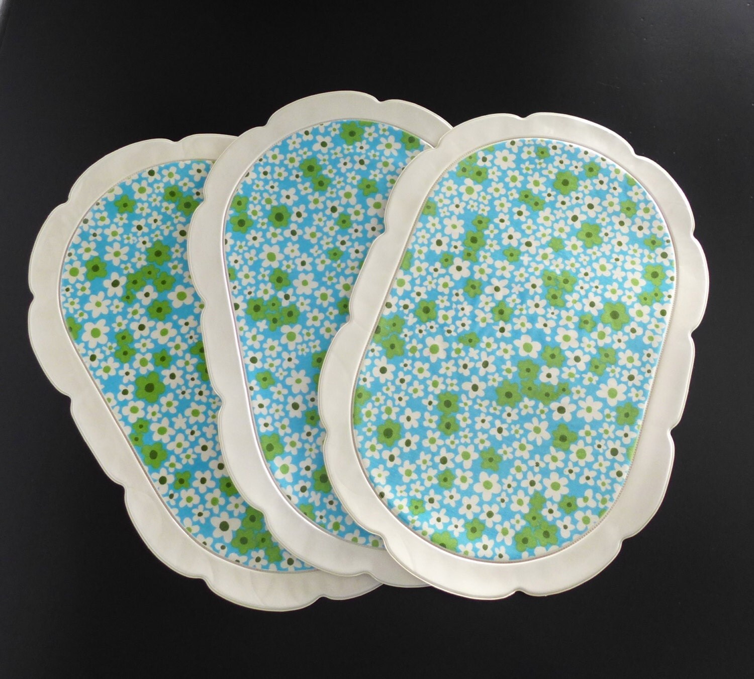 Vintage Placemats 3 Vinyl Placemats Floral by