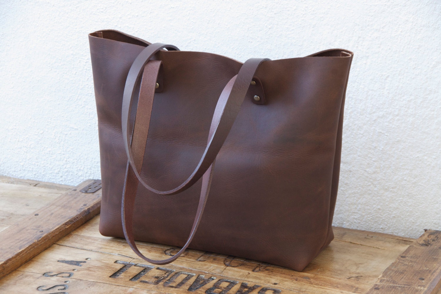Medium size tote. Brown Distressed Leather bag. Medium
