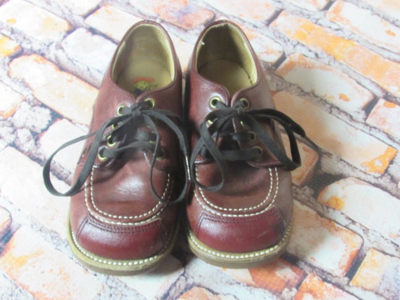 70's Boys Brown Leather Dress Shoes / Sz 11 Oxfords / by lqdhoney