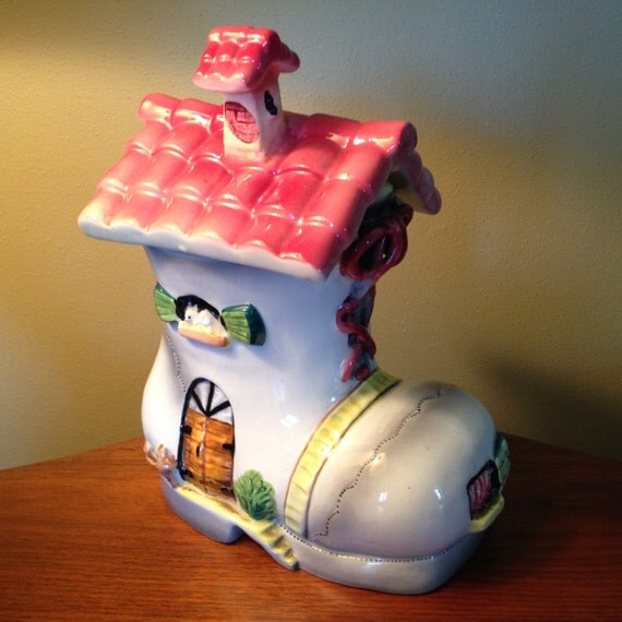 Vintage whimsical old shoe house cookie jar