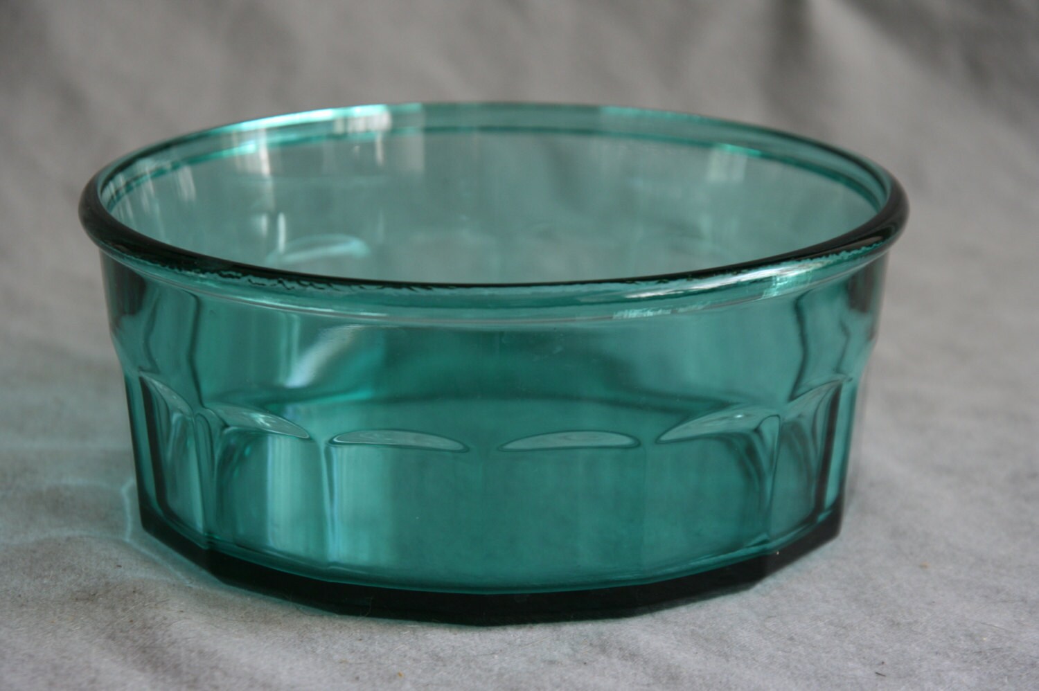 Arcoroc Green Glass Bowl Salad Fruit Centerpiece Large Serving Faceted