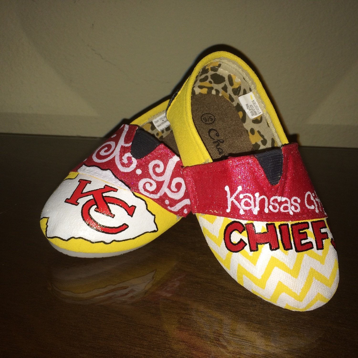 Kansas City Chiefs women's shoes KC Arrowhead Chevron Toms