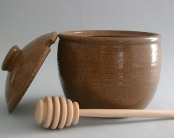 Stoneware Honey Pot With Wooden Dipper