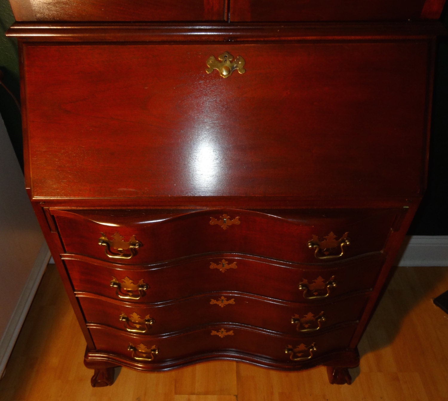 Vintage Wood/Glass Jasper Colonial Red Mahogany