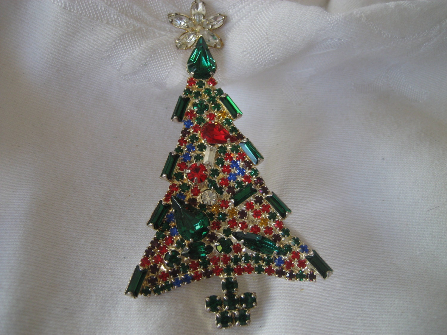 large vintage rhinestone costume jewelry christmas tree by large vintage rhinestone costume jewelry christmas tree by