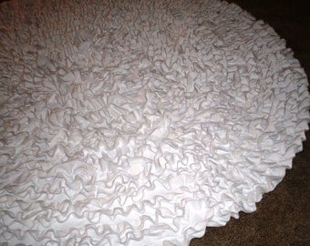 White Rnd Rug 4 1/2', Nursery Rug ,Kids Rug, Baby Rug, Children's Rug, Ruffled Rug, Princess Rug, Boy Girl Rug, Shag Rug, Shag Rag Rug