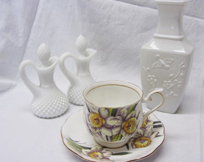 Royal Albert Bone China Hand Painted English Teacup and Saucer Daffodils