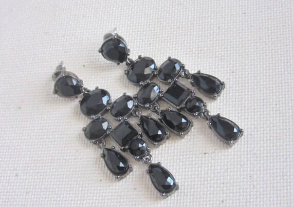 black chandelier  earrings faceted vintage dangle  post   earrings black glass Vintage   Chandelier