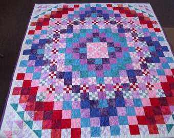 bright wellmade trip around the world quilt \