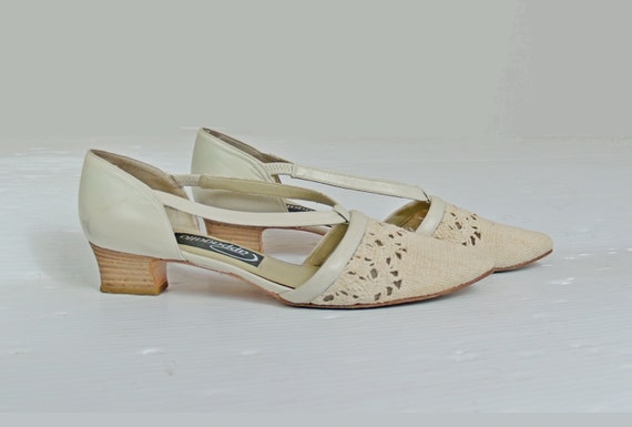 vtg 80s cream CROCHET LACE woven SANDALS 8 heels leather boho gypsy ...