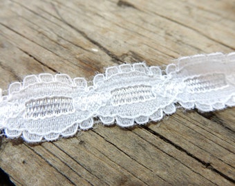 Narrow White lace trim, 2 plus yard piece of 1 inch wide trim, crafting, sewing, wedding, fswp