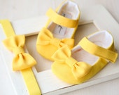 SET of yellow baby girl shoes and bow HEADBAND, bow shoes, yellow maryjane, yellow baby outfit, git set SET of yellow baby girl shoes and bow HEADBAND, bow shoes, yellow maryjane, yellow baby outfit, git set