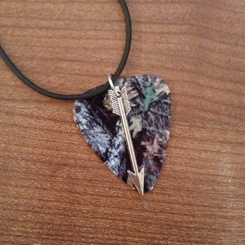 Mossy Oak Camo Camouflage guitar pick necklace with follow