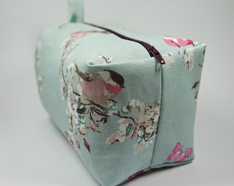 Large box makeup bag/ travel bag/ wash bag, made with cotton linen fabric and fully lined with water proof fabric