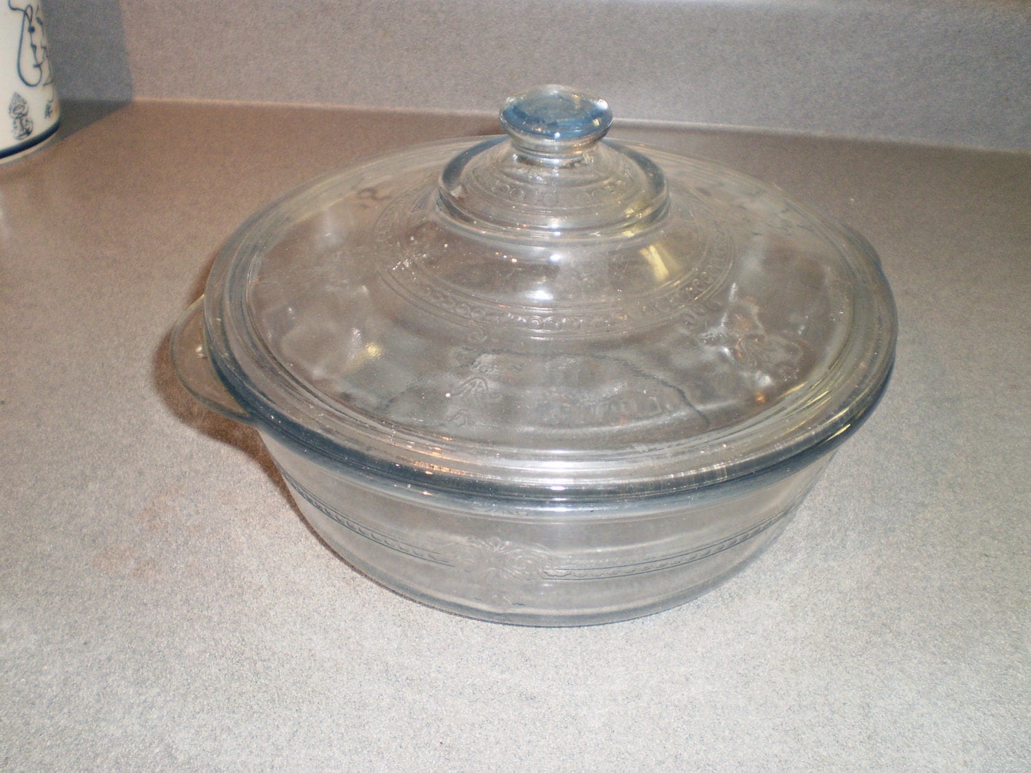 Embossed Glass Casserole Dish with Handles and Matching Lid – Haute Juice