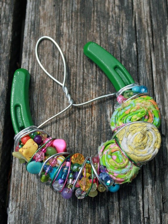 WireWrapped Beaded Mini HorseShoe Tractor Green Baubles
