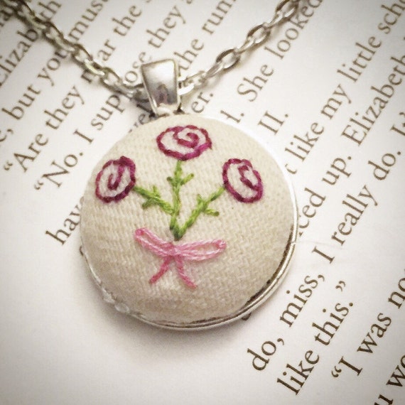 Items similar to Necklace, embroidery pendant, roses on Etsy