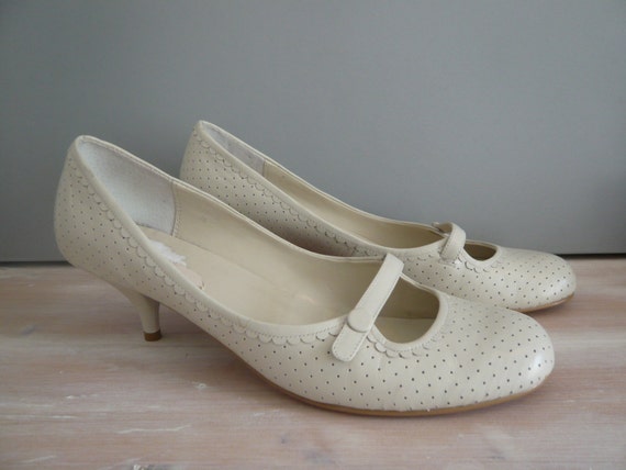 Ravel Cream Leather Kitten Heels Womens Shoes Size EU 39 UK 6 Retro ...