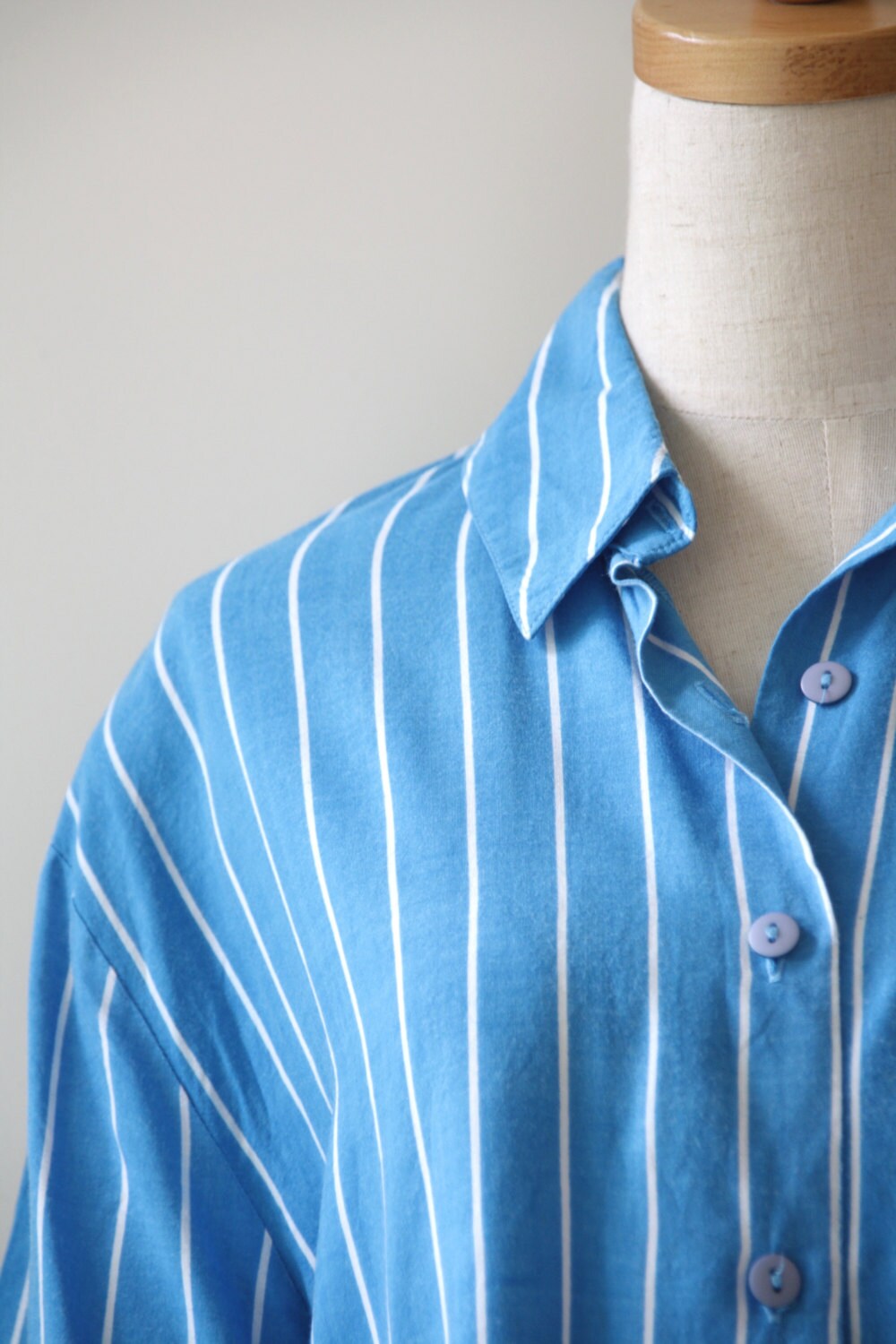 turquoise blue shirt combination