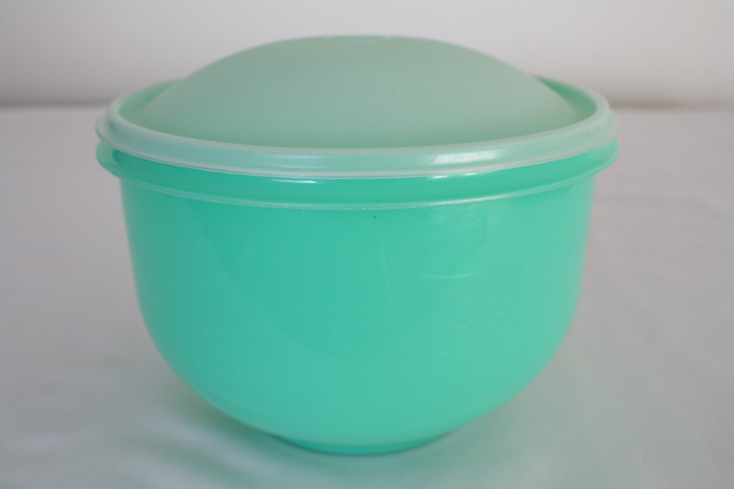 Vintage Tupperware Large Crisp It Lettuce Keeper