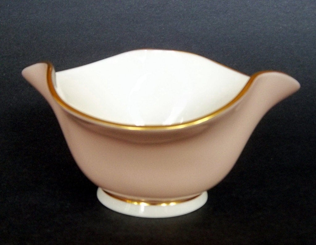 LENOX PINK FLUTED Bowl China Serving Berry Fruit Wave Ivory